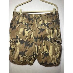 IZOD mens  cargo shorts camo size 38